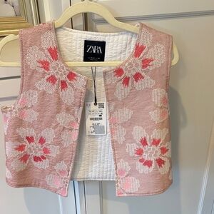 NWT Zara Blush Floral Knit Vest